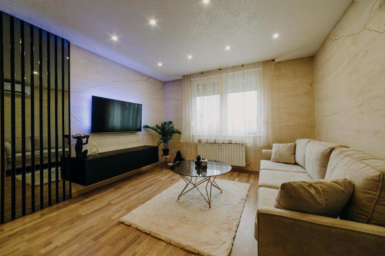 Apartamento Apartman Stari Toranj II Vukovar Exterior foto