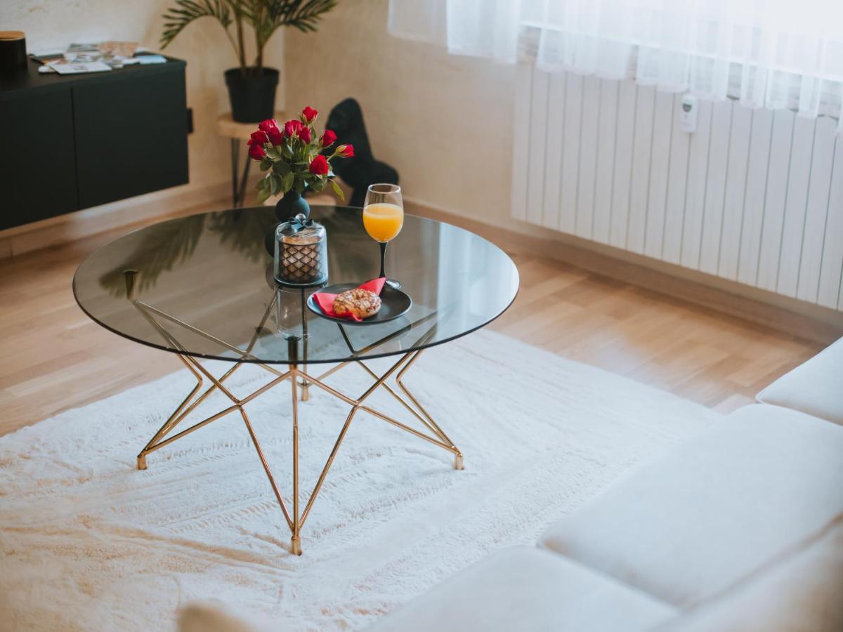 Apartamento Apartman Stari Toranj II Vukovar Exterior foto